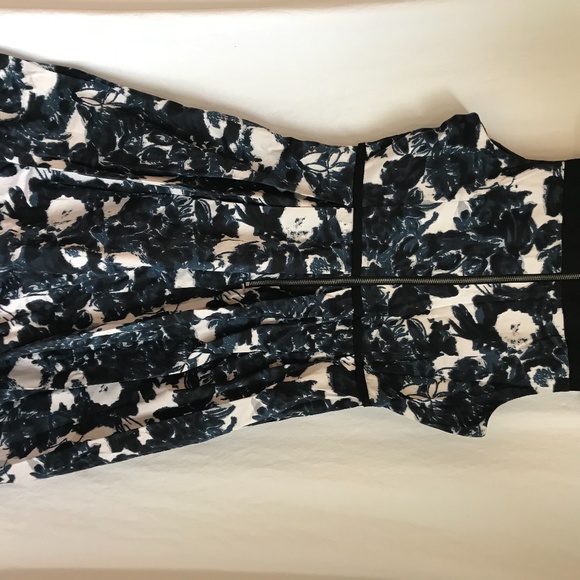 SOLD - ModCloth Esley Retro Sleeveless Sweetheart Dress - Picture 3 of 5